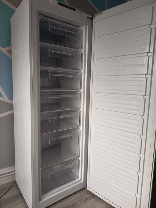 Congelator cu 7 sertare, 212 l