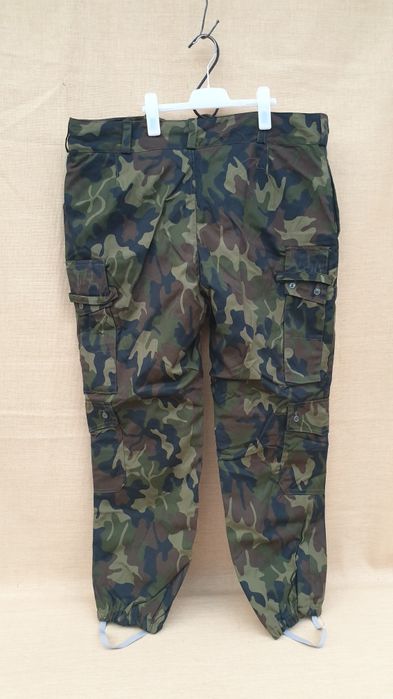 Pantalon camuflaj iarnă