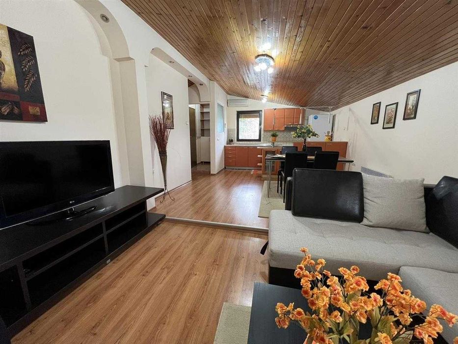 Дава се под наем Тристаен апартамент в Бургас, Възраждане - 95 кв.м за 255 € - Снимка #3