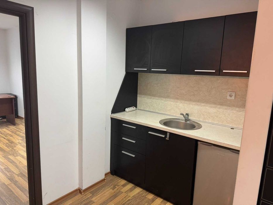 Продава се Офис в Варна, ЖП Гара - 170 кв.м за 6 €/кв.м - Снимка #4