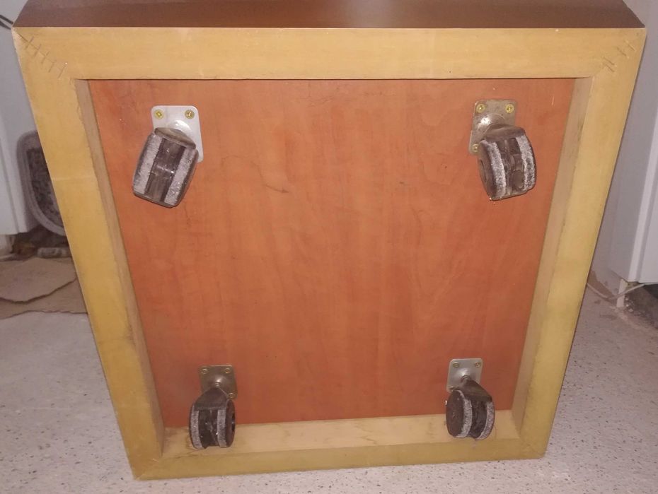 Декоративни кашпи за цветя от MDF и инокс