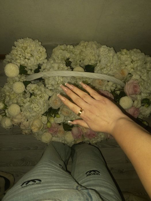 Цветы в кoрзине прoдам