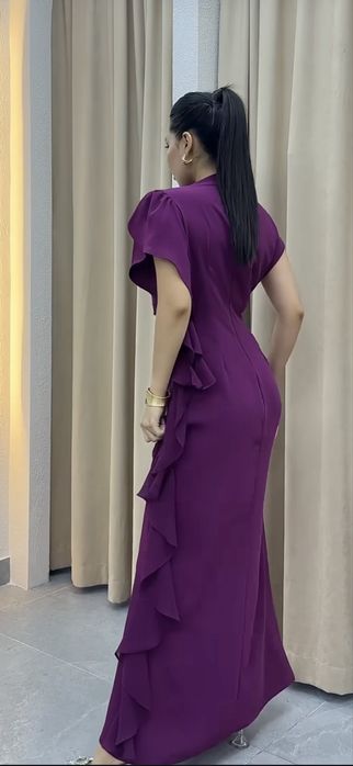 Продам очень красивое нарядное платье