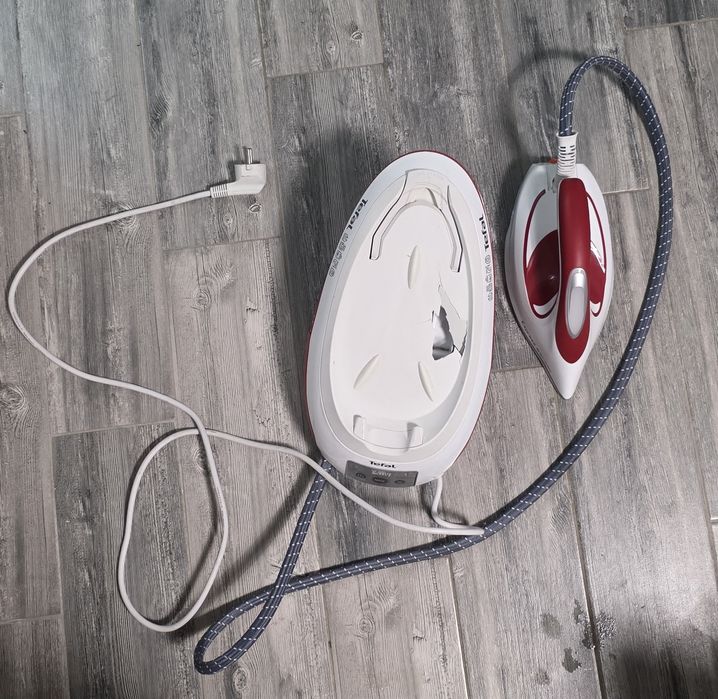 Statie de calcat Tefal Express Anti-calc