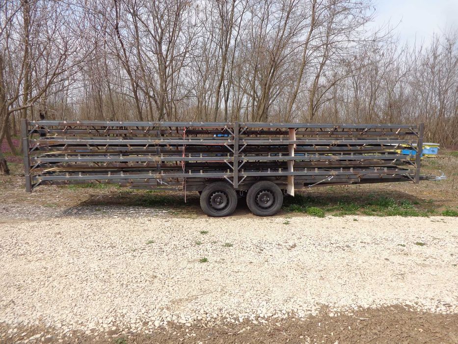 Пчеларска платформа за превозване на пчелни кошери