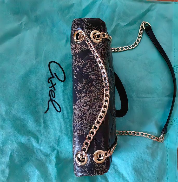 Дамски чанти и раничка-Axel, D.Jones, Vera