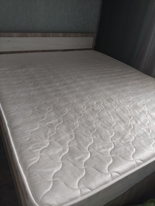 Продам матрас 160*180