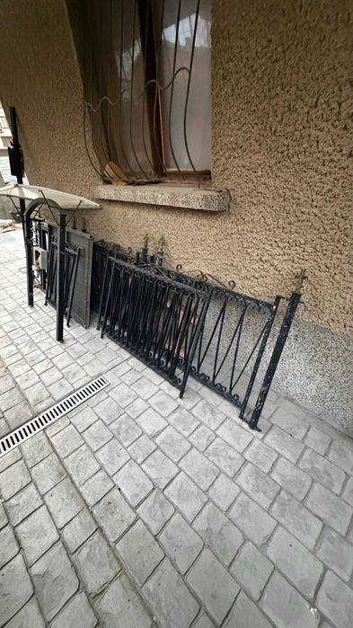 Гаражни врати и оградни части от ковано желязо