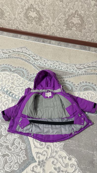 Продам куртку детскую