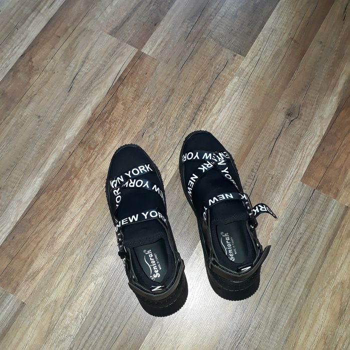 Дамски обувки сникърси номер 38