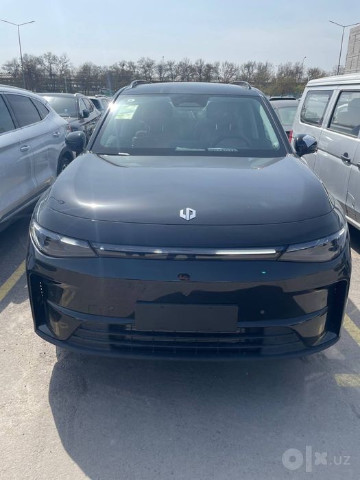 Leapmotor C16 qoraga apelsin qoraga qora natariusga tayyor 2025