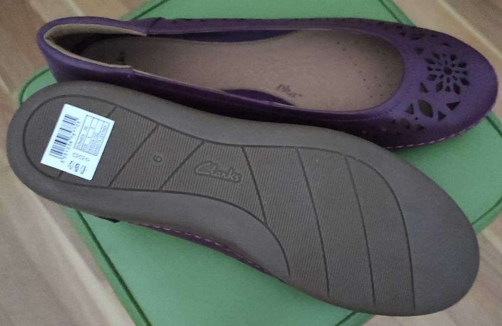 Нови лилави дамски балерини Clarks