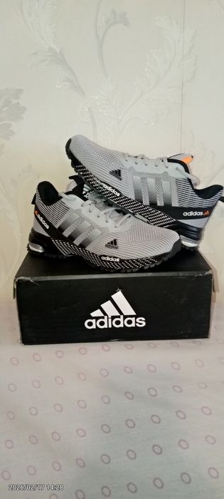 Кроссовки Adidas летние