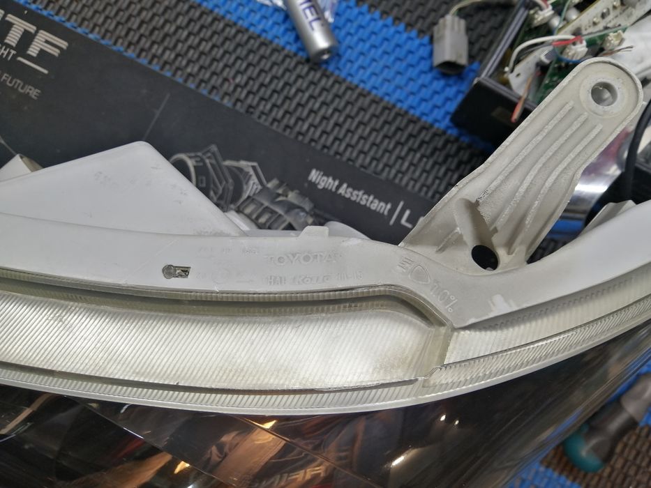 Фары тойота форанер