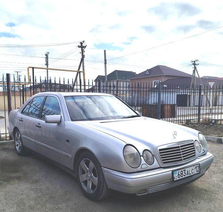 Мерседес Бенц Е320