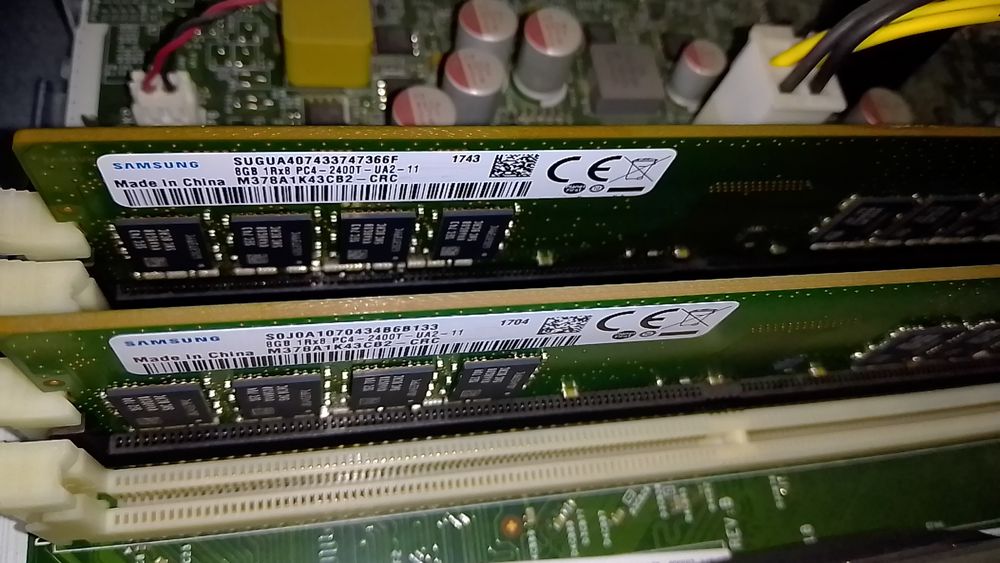 Ram Ddr4 2x8gb 2400 Samsung, за компютри различна седмица