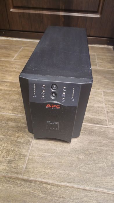 Ибп АРС Smart-UPS 1500