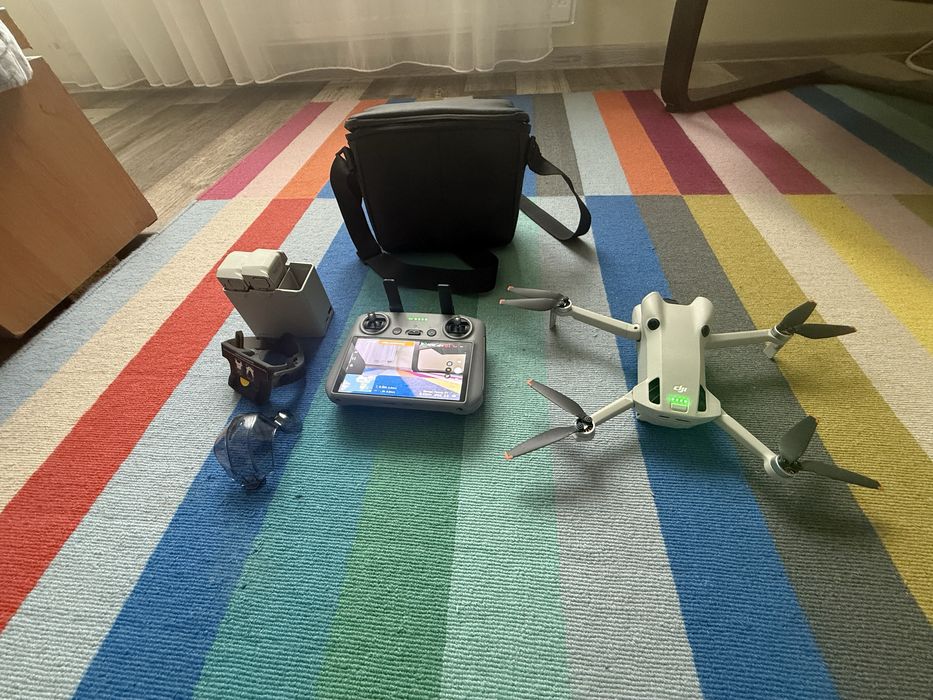 Drona dji mini 4 pro fly more combo