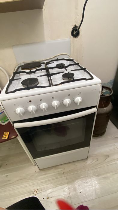 Продам газ плиту