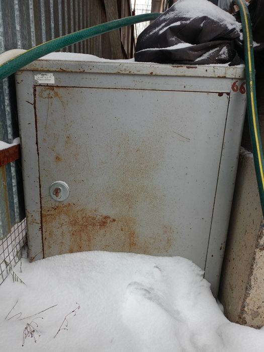 Сейф металический