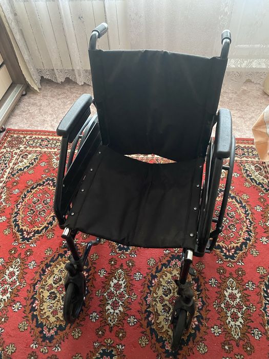 Продам коляску инвалидную, б/у