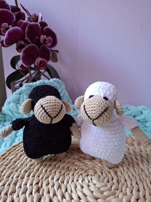 Плетени играчки на една кука