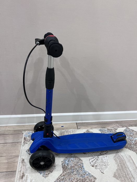 Самокат детский в отличном состояний