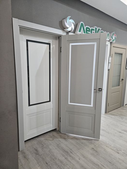 Межкомнатные двери с витрины,