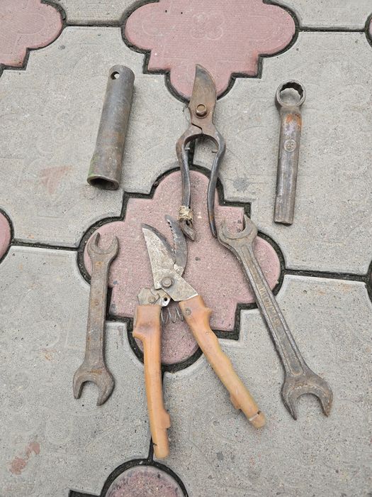 Ключи гаечные разные дрель