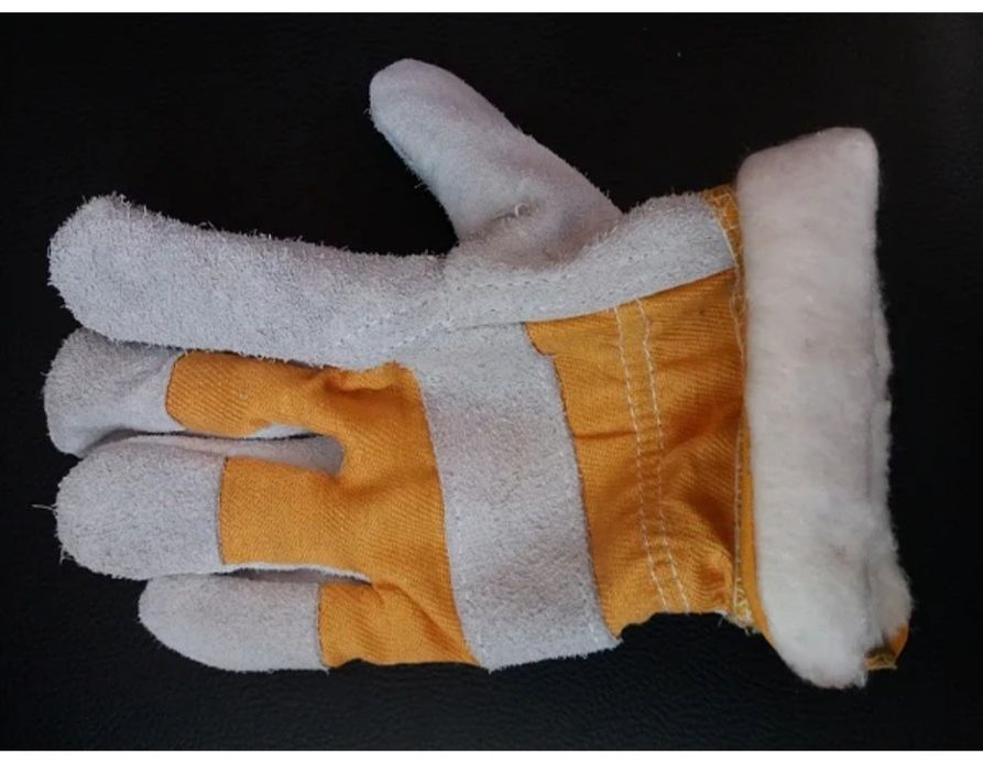 Перчатки спилковые зимние