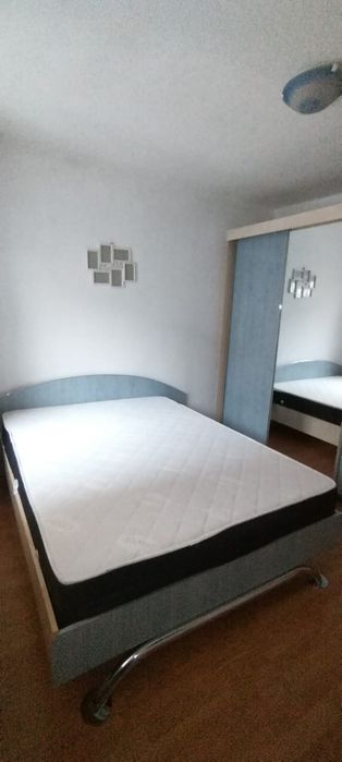 Închiriez ap 2camere etaj 2 decomandat centru