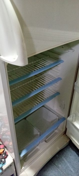 Продам холодильник индезит