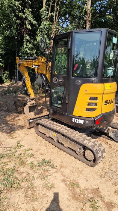 Miniexcavator de inchiriat / mini excavator inchiriere