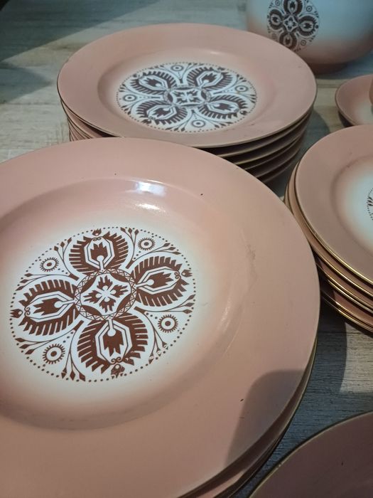 Порцеланов сервиз нов