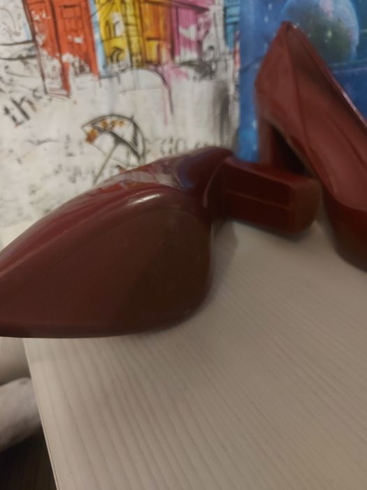 Лачени обувки бордо