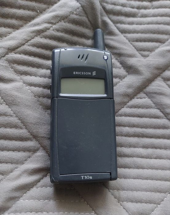 Раритетный телефон Ericsson T10s