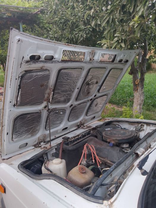 Vaz 21051 sotiladi. Narxi kelishilgan holda