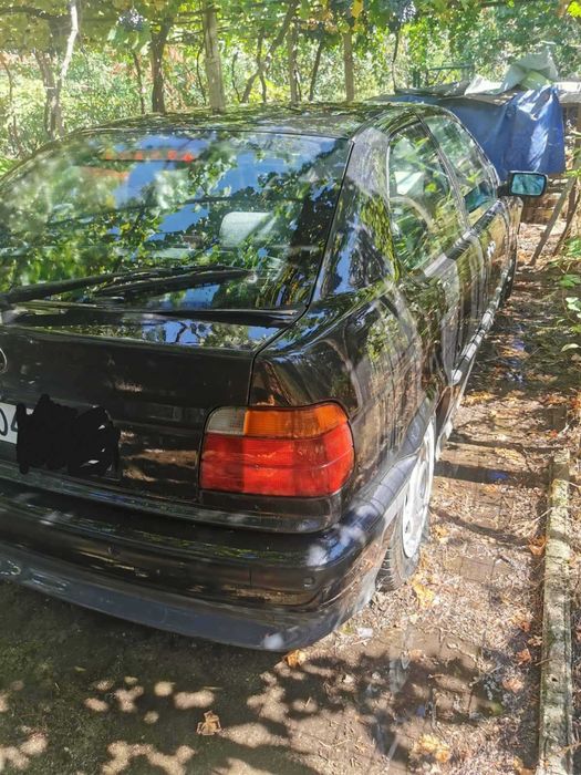 BMW Продава Хечбек