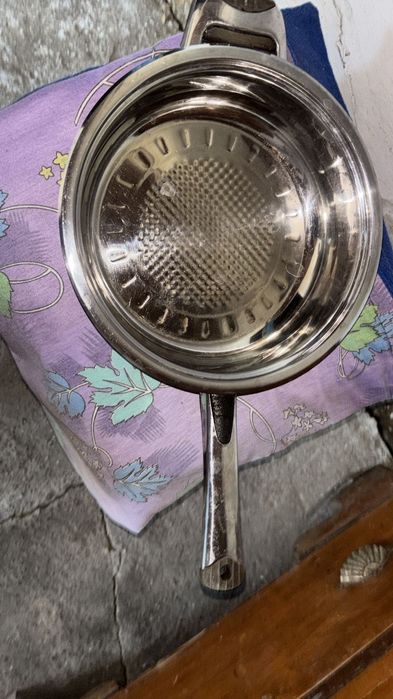Продам эмалированные кастрюли, таз чайник