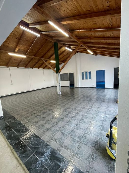 Închiriez hală 200 mp/apartament 90mp/teren 700mp