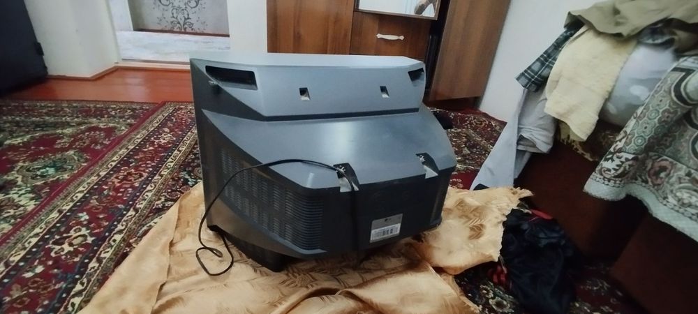 LG Flatron, в хорошем состоянии, работает.