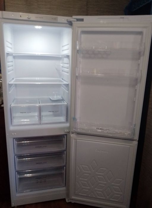 Продам холодильник