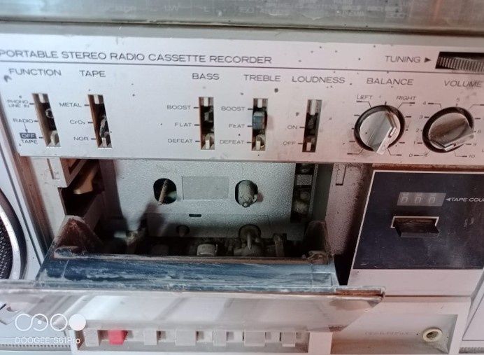 Магнитола Hitachi