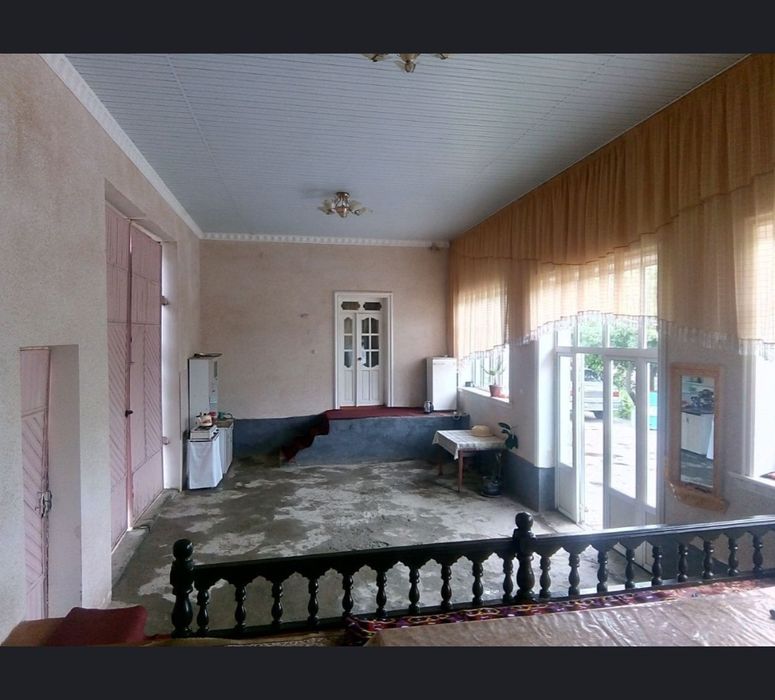 Ховли сотилади !