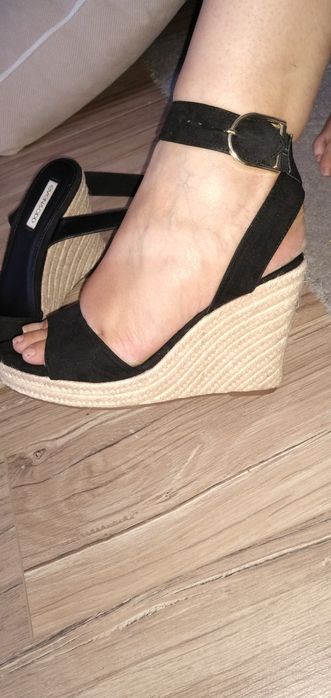 Sandale cu platforma