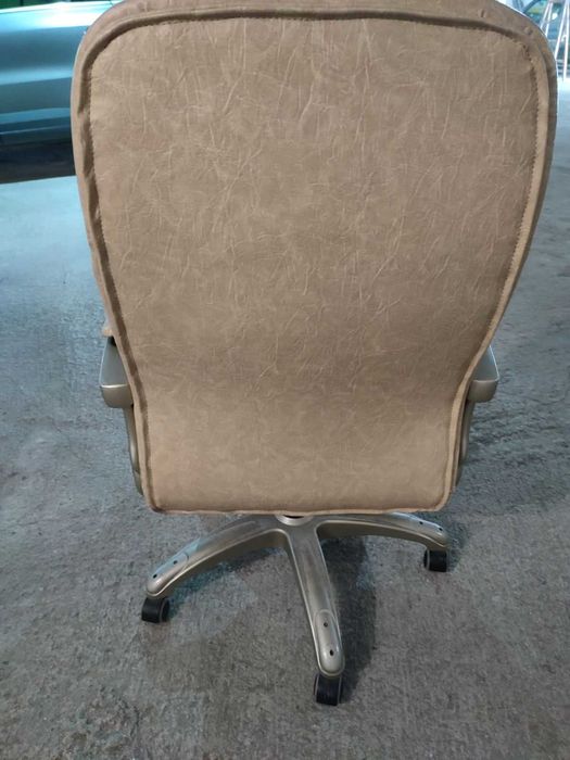 Продавам Ергономичен офис стол