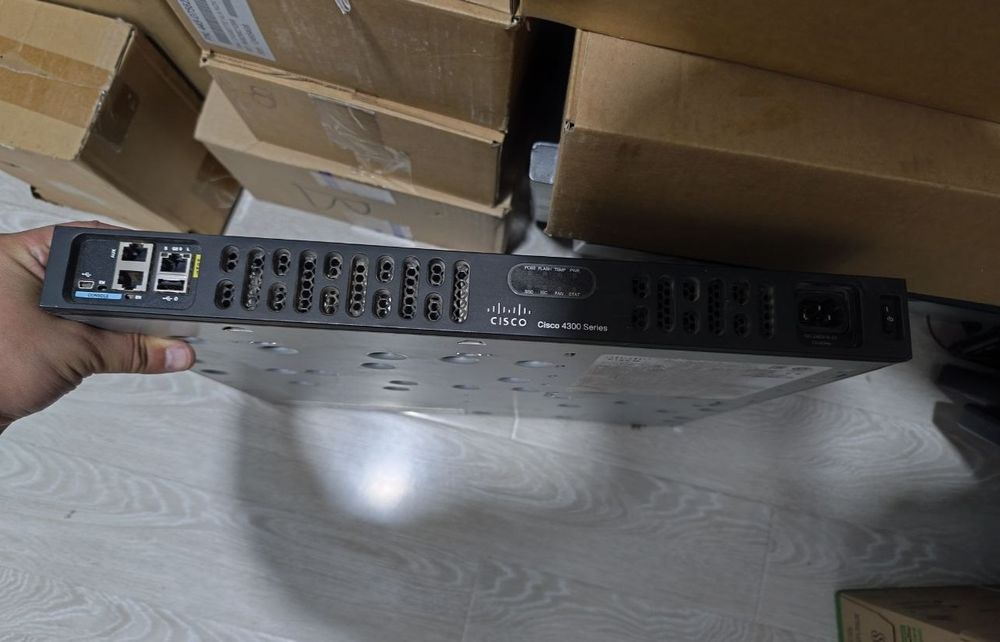 Cisco ISR 4331/K9 marshrutizator