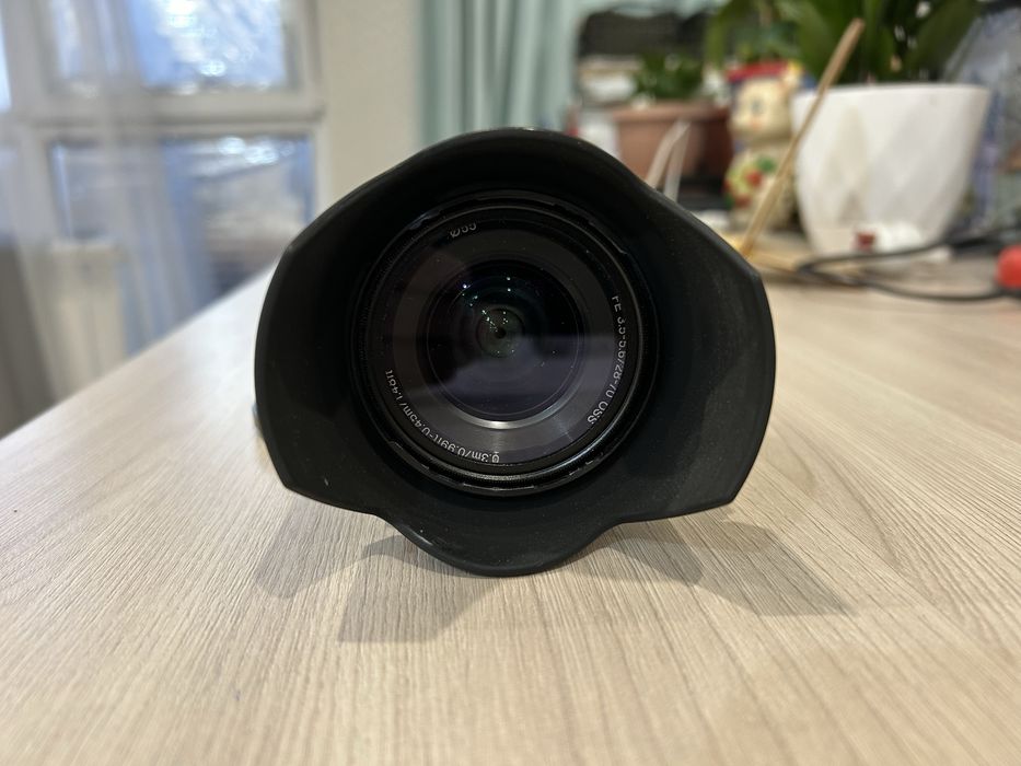 Обьектив Sony FE 28-70мм