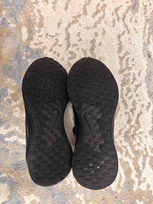 Nike кроссовки черные