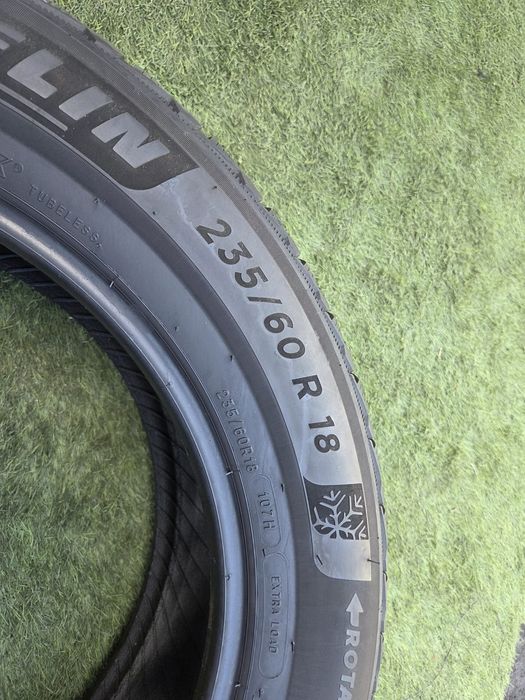235 60 18 Michelin